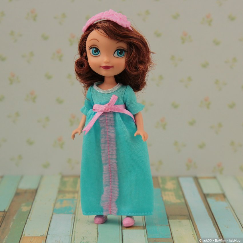 Мультяшки с верхней полочки: Такара, Мими, Запф Шу-шу, Курн кидз, Соня кидз, София Прекрасная, Фамоса Барригитас