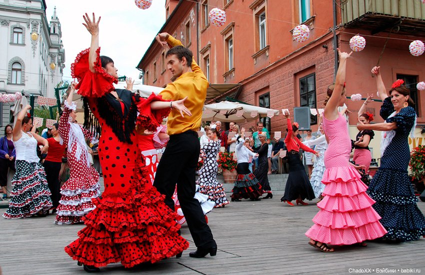 Витрины с мини-куклами. Часть 3: Мадам Александр и Ко