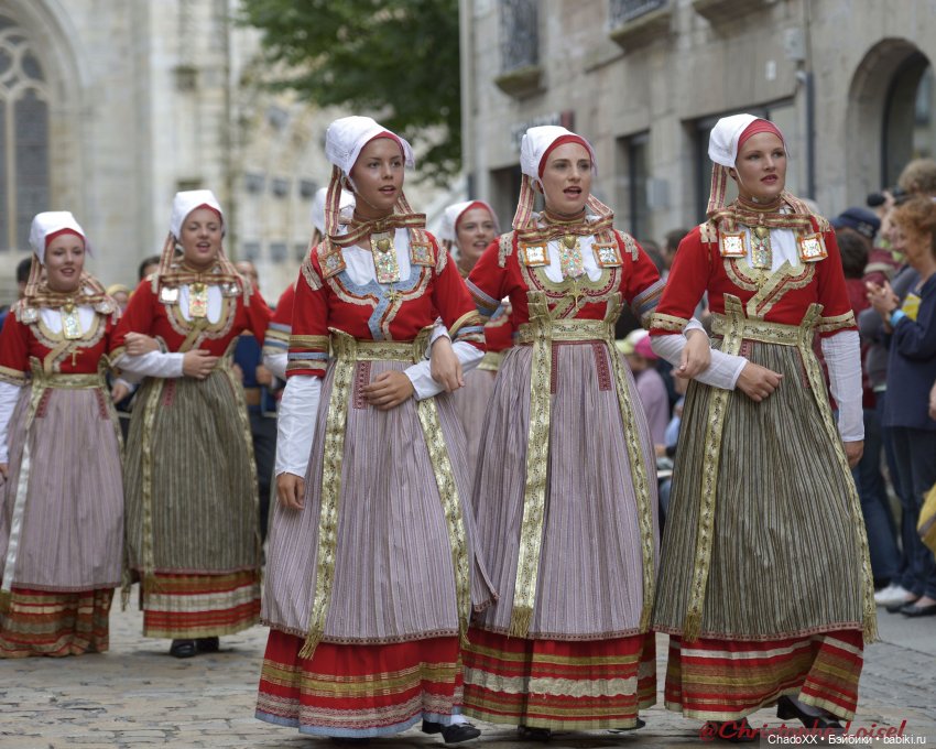 Витрины с мини-куклами. Часть 3: Мадам Александр и Ко