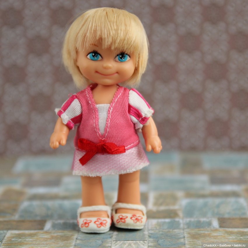 Мультяшки с верхней полочки: Такара, Мими, Запф Шу-шу, Курн кидз, Соня кидз, София Прекрасная, Фамоса Барригитас