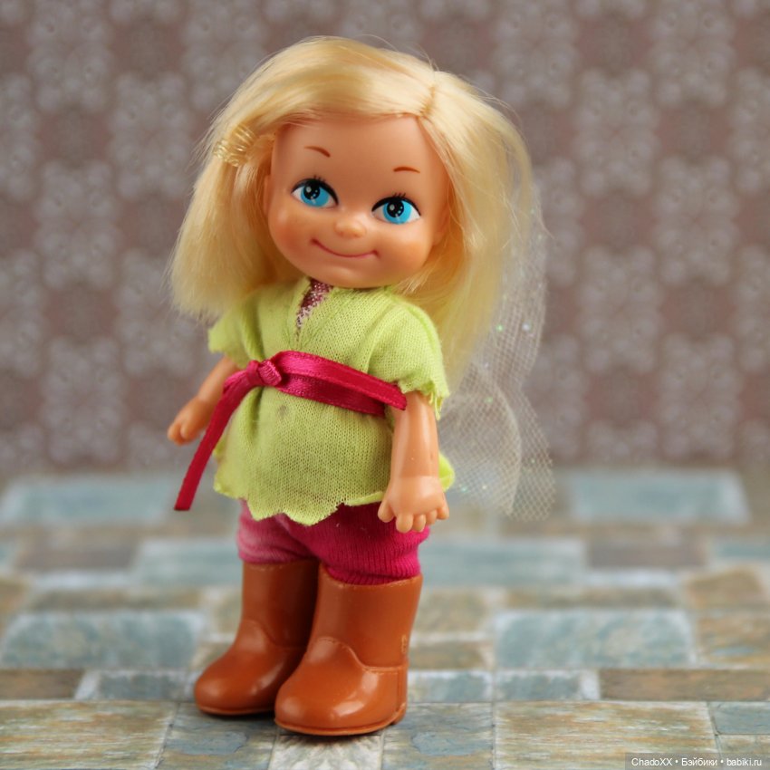 Мультяшки с верхней полочки: Такара, Мими, Запф Шу-шу, Курн кидз, Соня кидз, София Прекрасная, Фамоса Барригитас