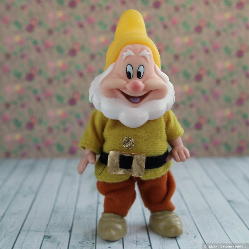 Мультяшки со средней полочки: Мини аниматорс, Энчантед нёрсери, гномики Симба