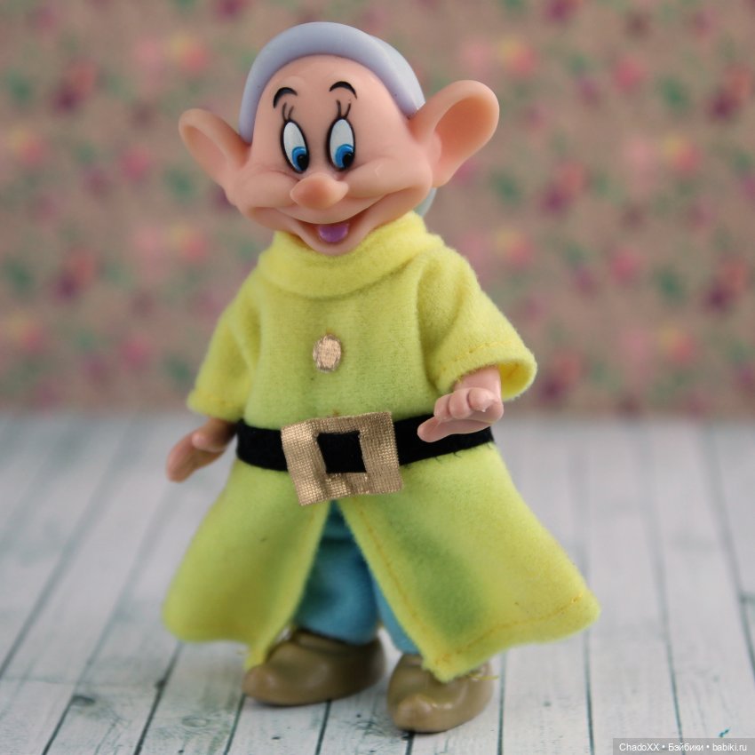 Мультяшки со средней полочки: Мини аниматорс, Энчантед нёрсери, гномики Симба