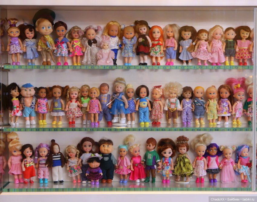 Сразу две витринки с "прочим-прочим" мини кукольным (фото 7)