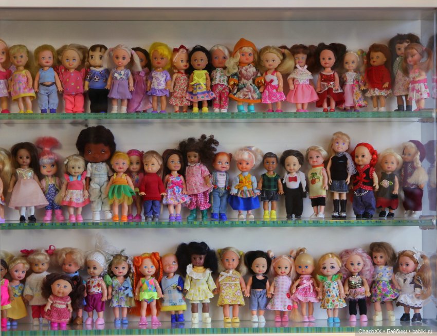 Сразу две витринки с "прочим-прочим" мини кукольным (фото 9)