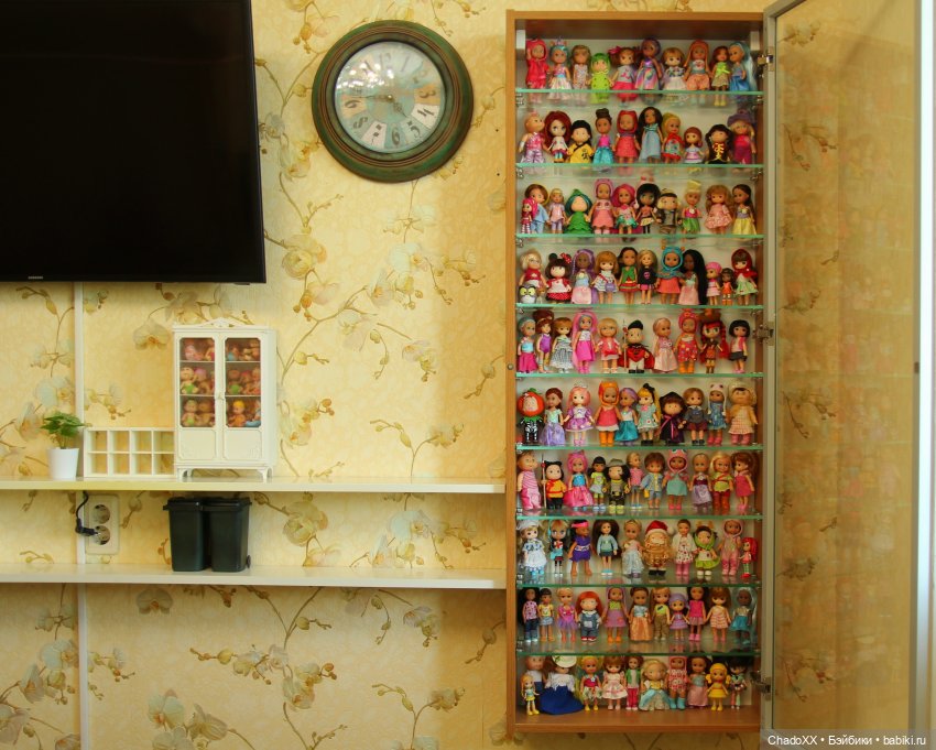 Сразу две витринки с "прочим-прочим" мини кукольным (фото 2)