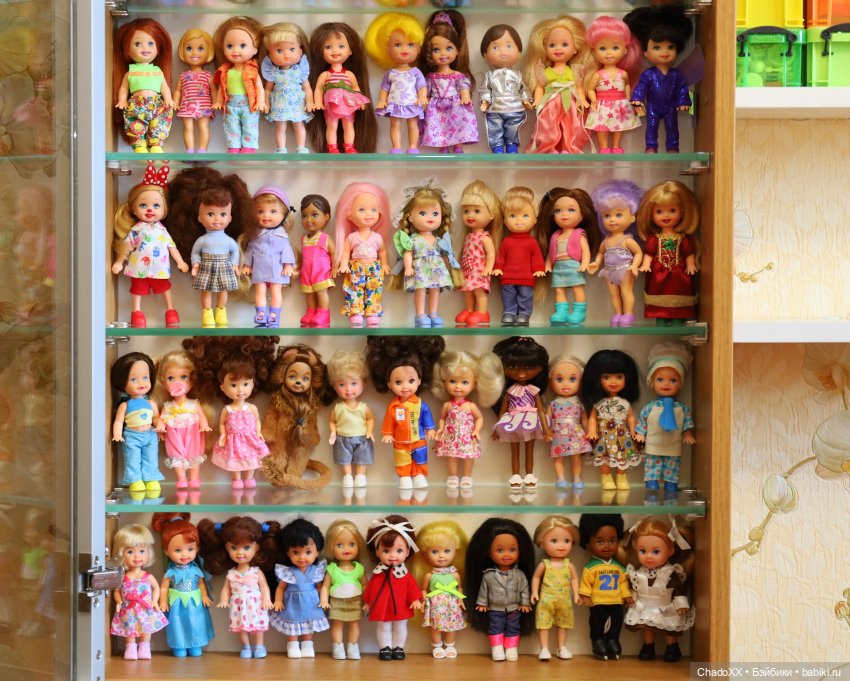 Две витрины с Келли Маттел и другими куклами келли-формата (фото 5)
