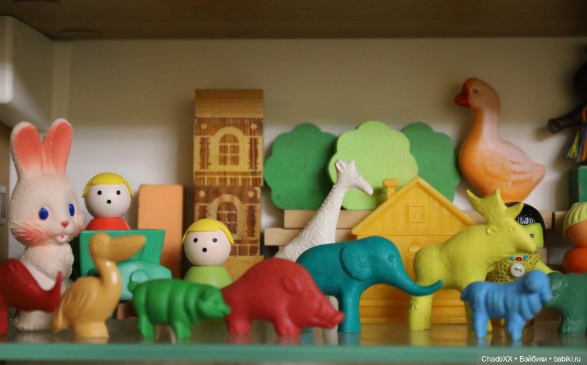 Ребята и зверята, шкаф №1 - мелкие игрушечки из СССР