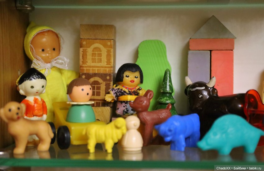 Ребята и зверята, шкаф №1 - мелкие игрушечки из СССР
