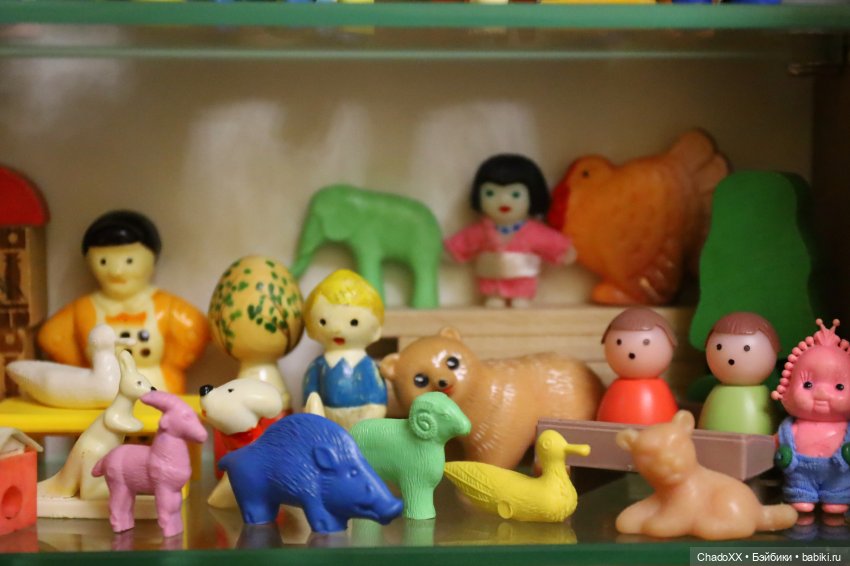 Ребята и зверята, шкаф №1 - мелкие игрушечки из СССР