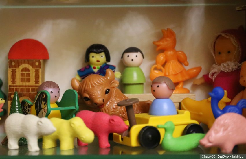 Ребята и зверята, шкаф №1 - мелкие игрушечки из СССР