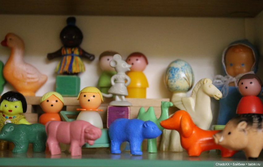Ребята и зверята, шкаф №1 - мелкие игрушечки из СССР