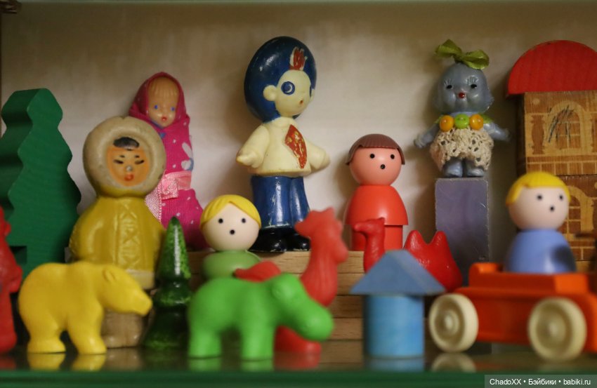 Ребята и зверята, шкаф №1 - мелкие игрушечки из СССР