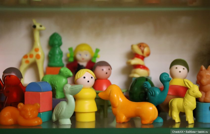 Ребята и зверята, шкаф №1 - мелкие игрушечки из СССР