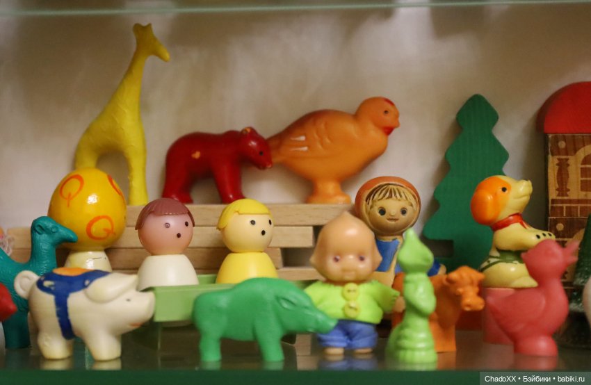 Ребята и зверята, шкаф №1 - мелкие игрушечки из СССР