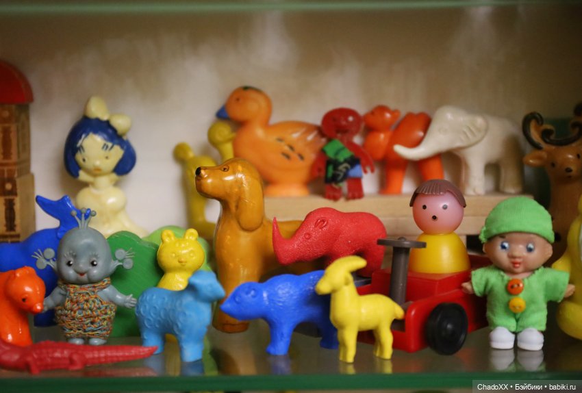Ребята и зверята, шкаф №1 - мелкие игрушечки из СССР (фото 10)