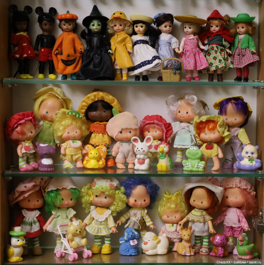 Моя коллекция мини кукол, лучшее в трёх витринках - 333 куколки