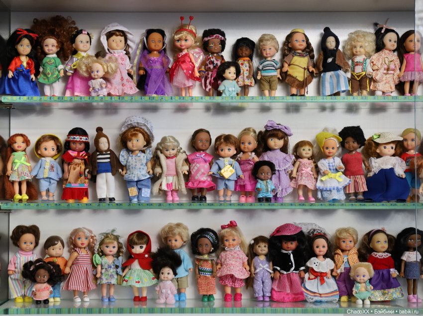 Моя коллекция мини кукол, лучшее в трёх витринках - 333 куколки