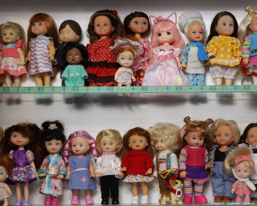 Моя коллекция мини кукол, лучшее в трёх витринках - 333 куколки (фото 8)