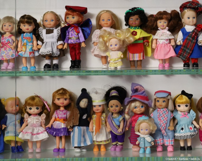 Моя коллекция мини кукол, лучшее в трёх витринках - 333 куколки
