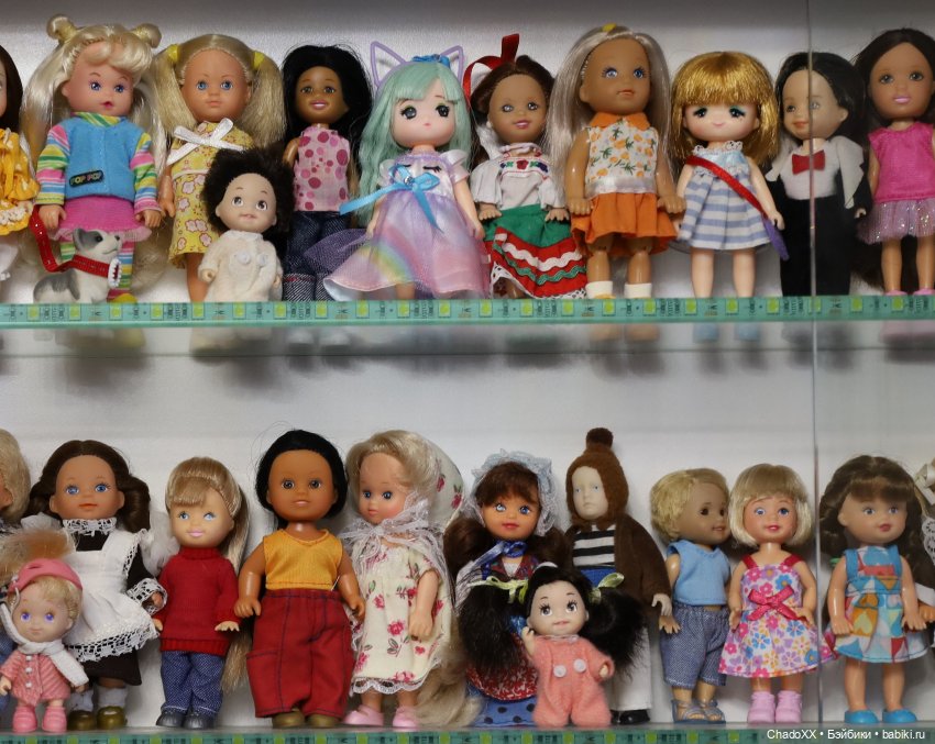 Моя коллекция мини кукол, лучшее в трёх витринках - 333 куколки (фото 9)