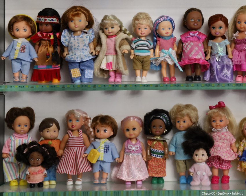 Моя коллекция мини кукол, лучшее в трёх витринках - 333 куколки (фото 6)