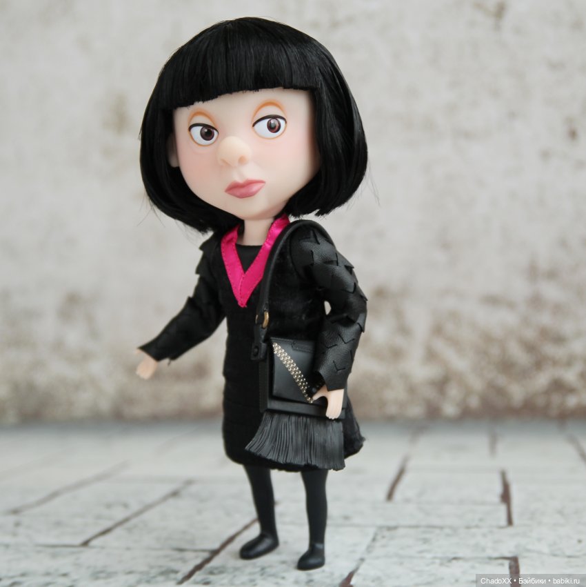 Кукла Эдна Мод (Edna Mode): Суперсемейка (The Incredibles) (фото 3)