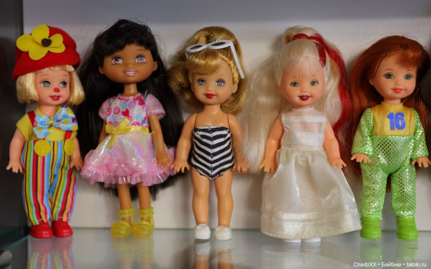 Большая витринка с малышками Келли Маттел (фото 5)