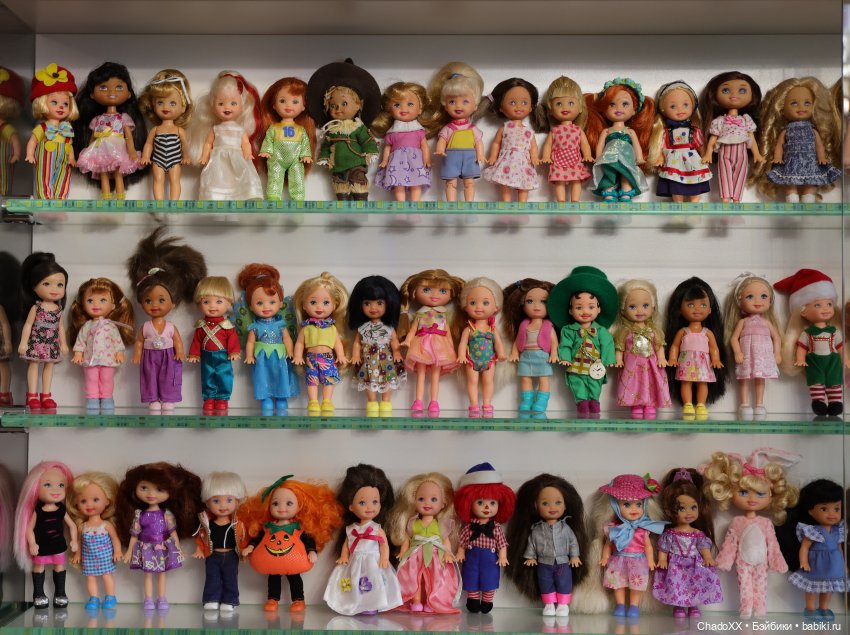 Большая витринка с малышками Келли Маттел (фото 2)