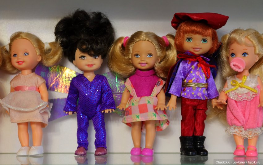 Большая витринка с малышками Келли Маттел (фото 10)