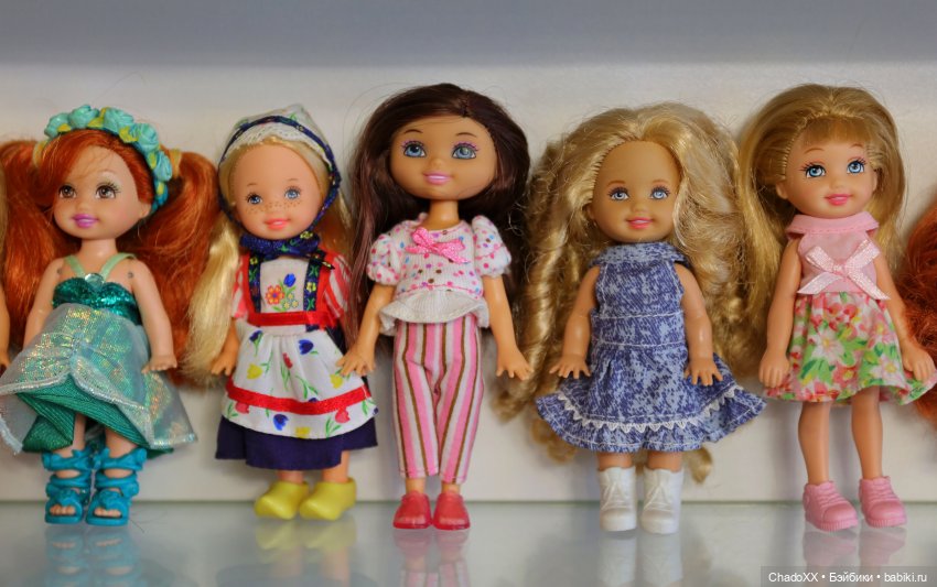 Большая витринка с малышками Келли Маттел (фото 7)