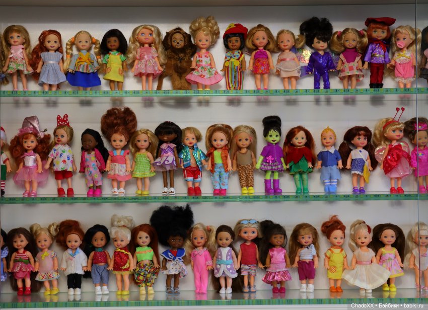 Большая витринка с малышками Келли Маттел (фото 3)