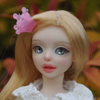 Даша на прогулке