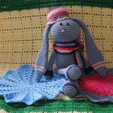 Амигуруми авторский - серый Зайка, игрушка вязанная спицами