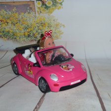 Встречаем сестру Минни в кабриолете