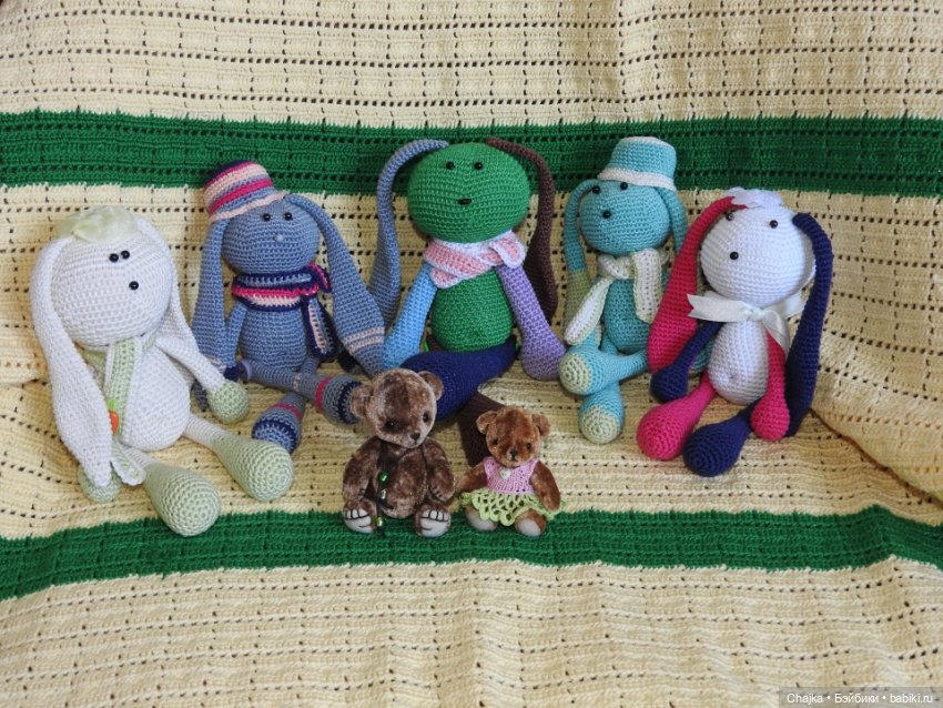 "Вспоминая прошлое" или Мои авторские работы - Вязаные зайцы - зайчики