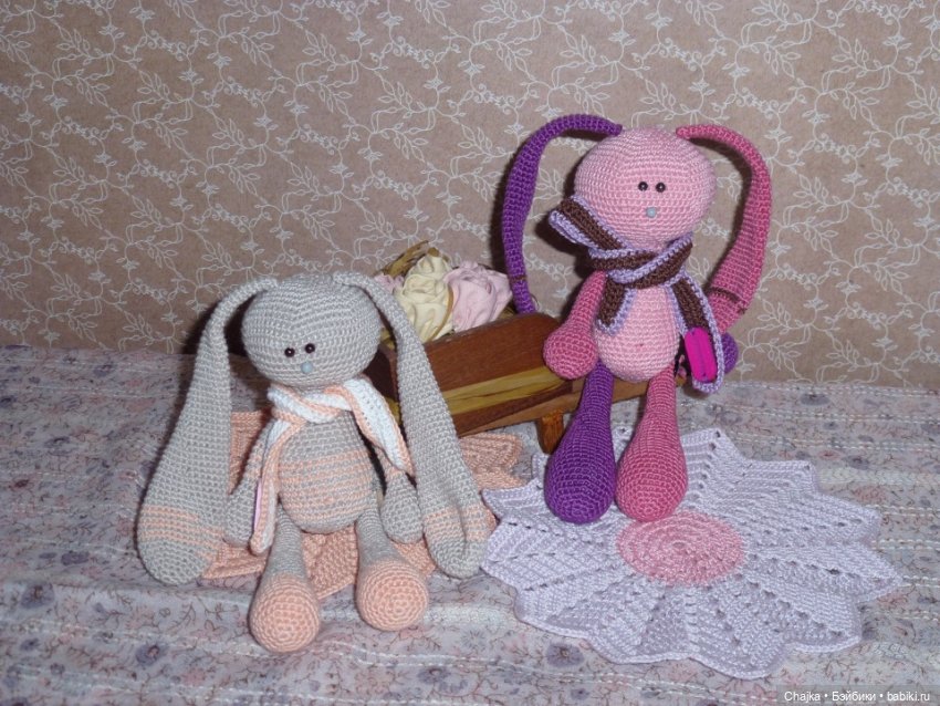 "Вспоминая прошлое" или Мои авторские работы - Вязаные зайцы - зайчики