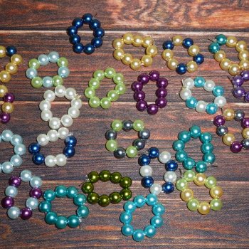 Браслеты на резинке из 9-ти бусин для кукол Paola Reina mini 21 см