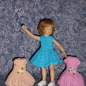Вязаное платье на кукол Хейди Плюсчок 22 см - Heidi Plusczok 22 см
