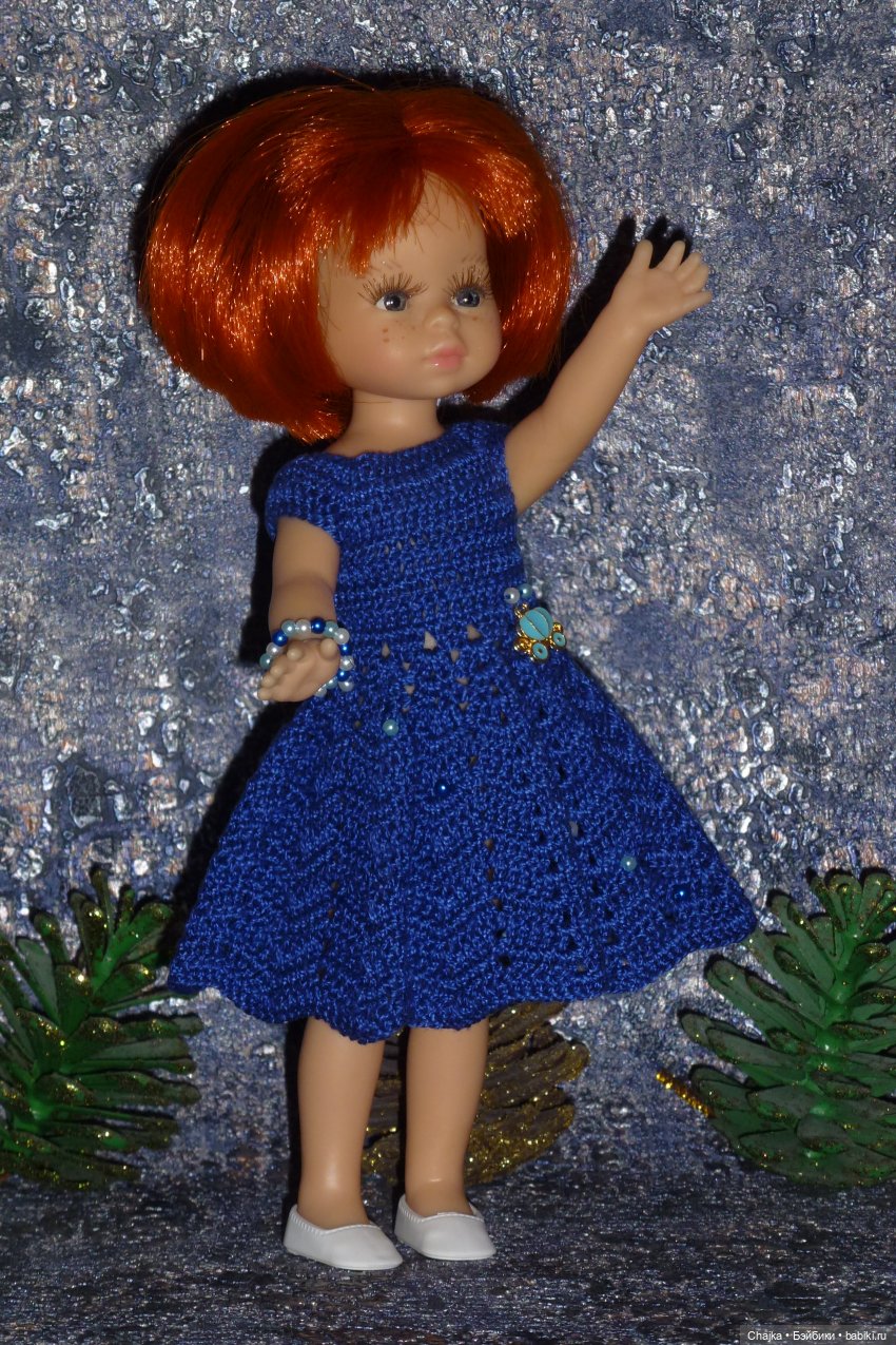 Авторское вязаное платье на кукол Паола Рейна мини 21 см «12-е Свидание» (фото 3)
