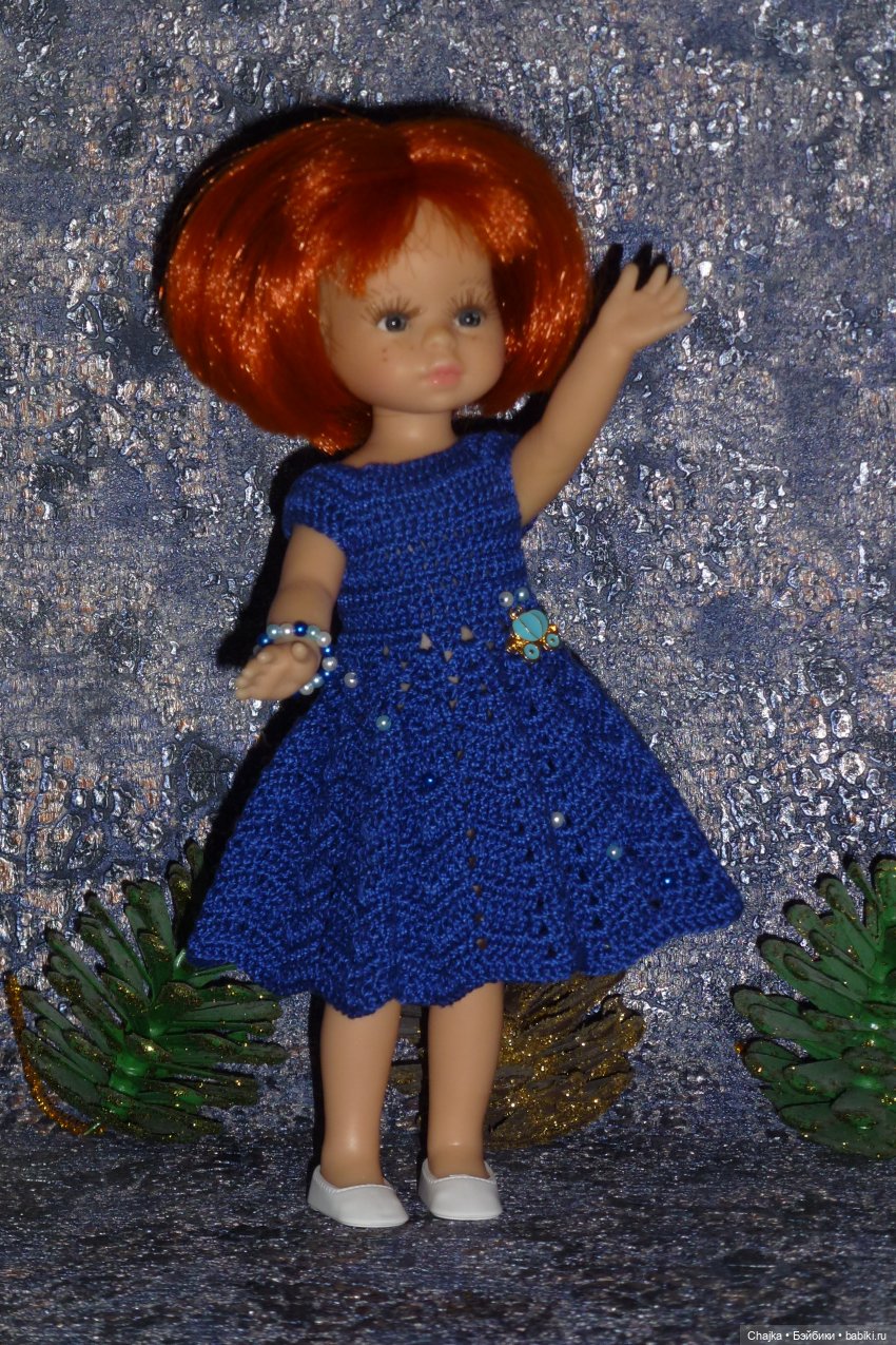 Авторское вязаное платье на кукол Паола Рейна мини 21 см «12-е Свидание» (фото 7)