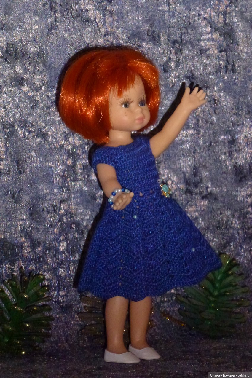 Авторское вязаное платье на кукол Паола Рейна мини 21 см «12-е Свидание» (фото 4)