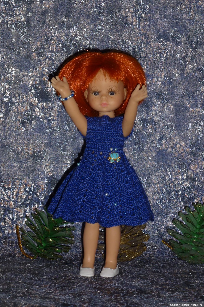 Авторское вязаное платье на кукол Паола Рейна мини 21 см «12-е Свидание» (фото 8)