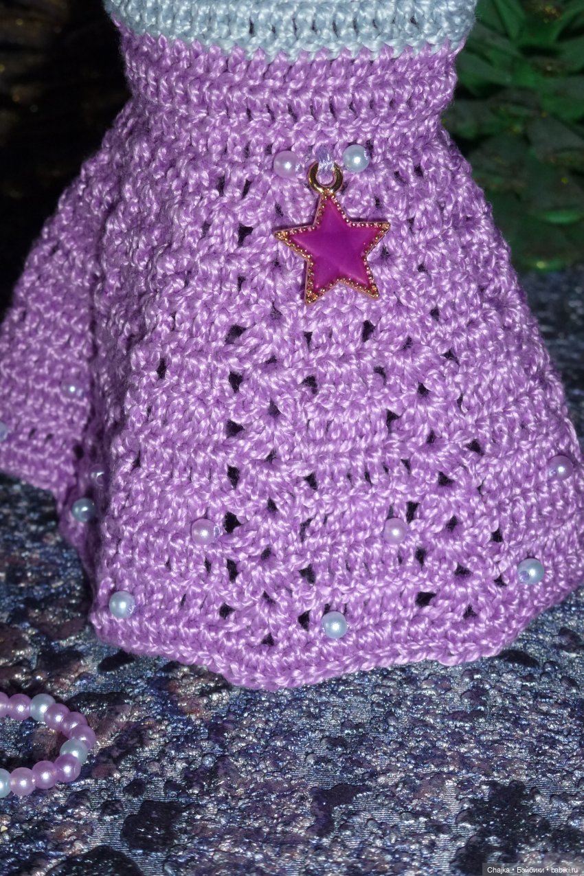 Авторское вязаное платье на кукол Паола Рейна мини 21 см «Звезда Любви» (фото 4)
