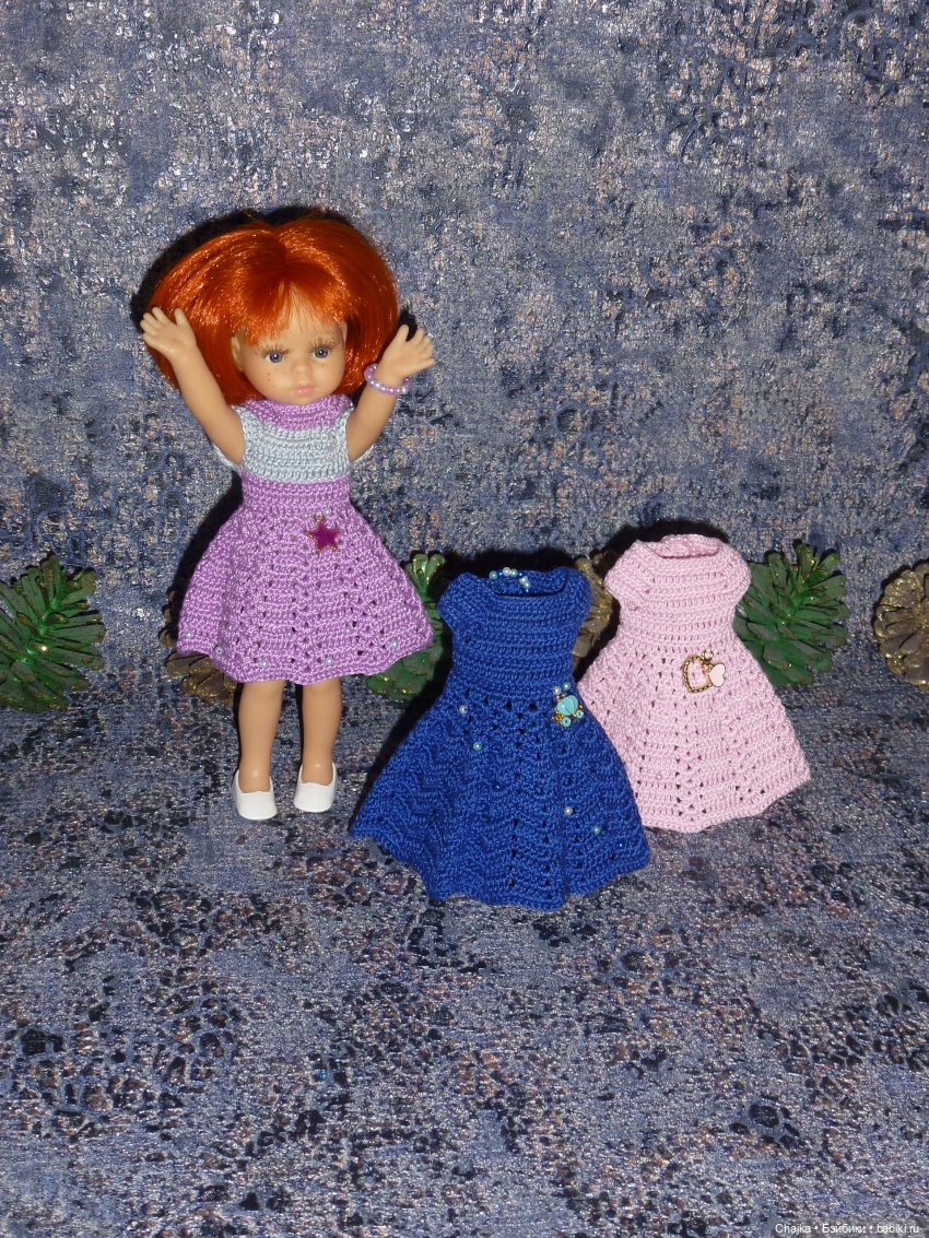 Авторское вязаное платье на кукол Паола Рейна мини 21 см «Звезда Любви»