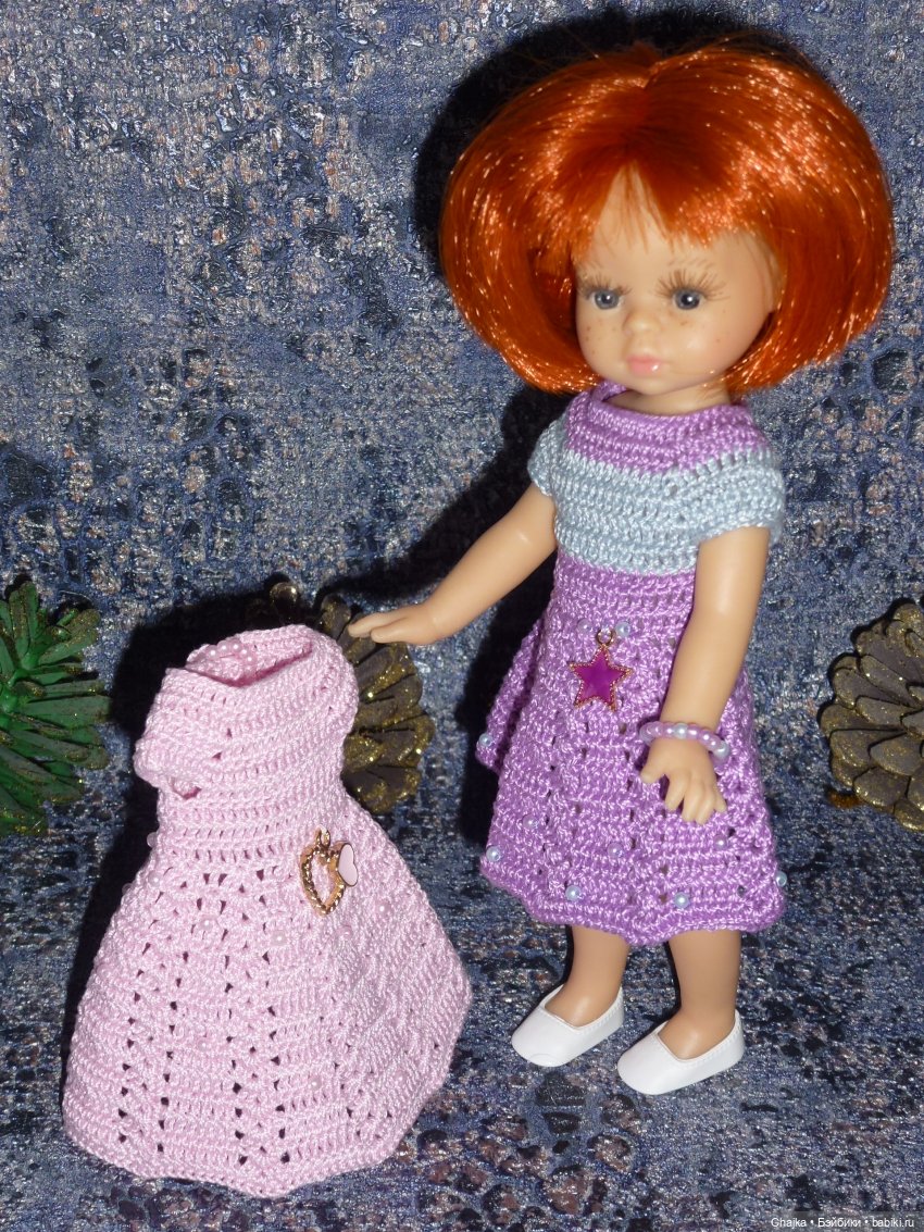 Авторское вязаное платье на кукол Паола Рейна мини 21 см «Звезда Любви»