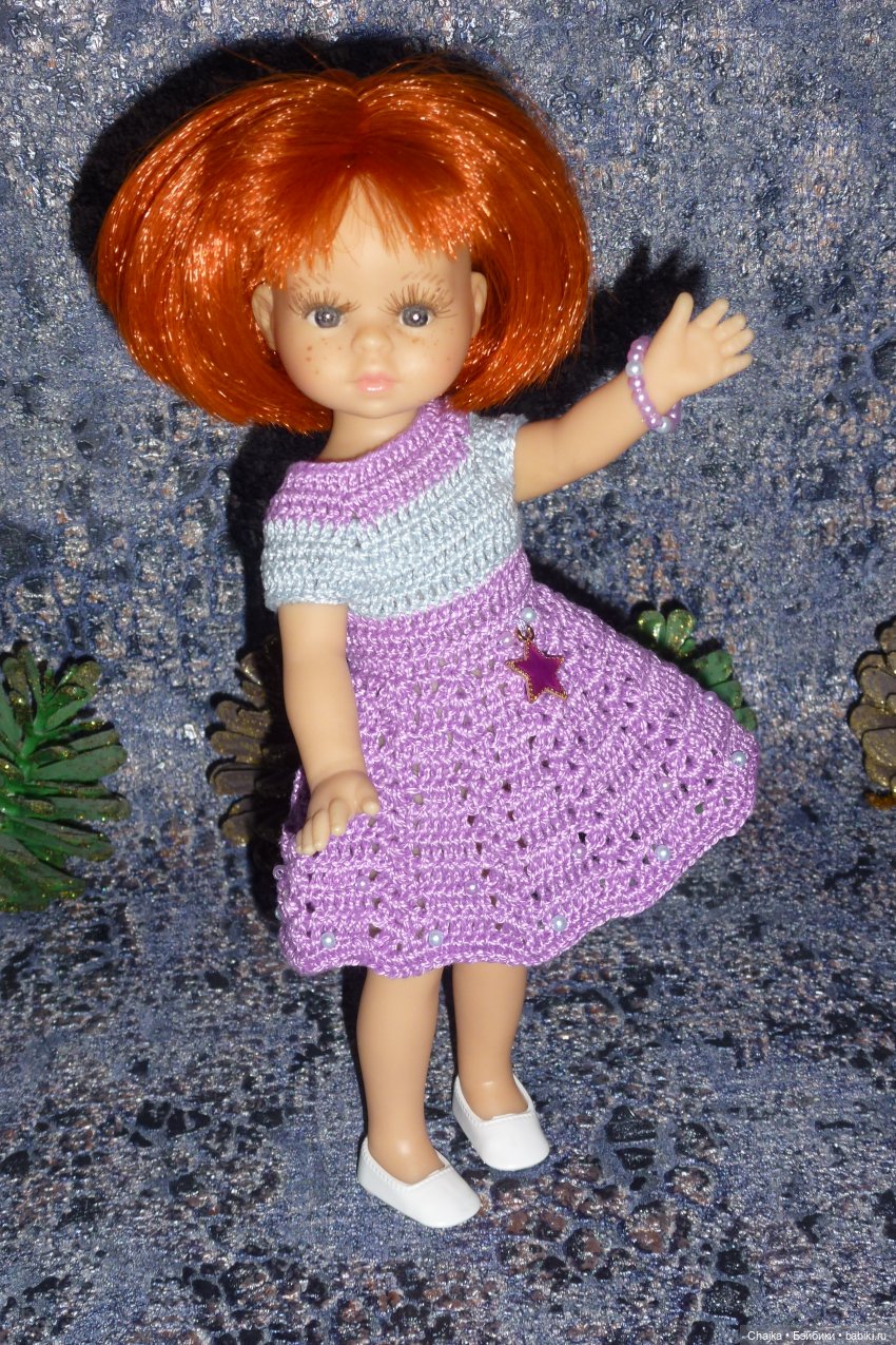 Авторское вязаное платье на кукол Паола Рейна мини 21 см «Звезда Любви» (фото 7)