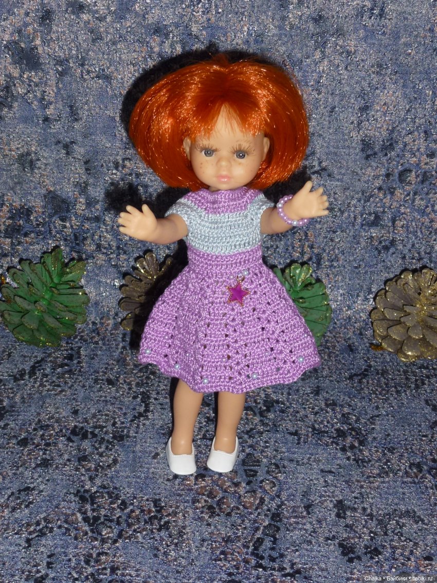 Авторское вязаное платье на кукол Паола Рейна мини 21 см «Звезда Любви» (фото 10)