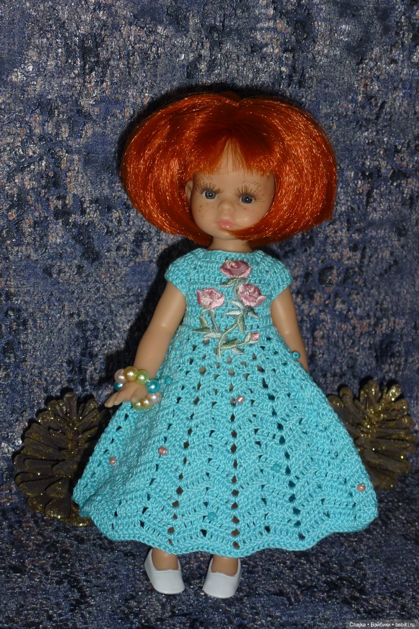 Авторское вязаное платье на кукол Паола Рейна мини 21 см «Дельфин» (фото 8)
