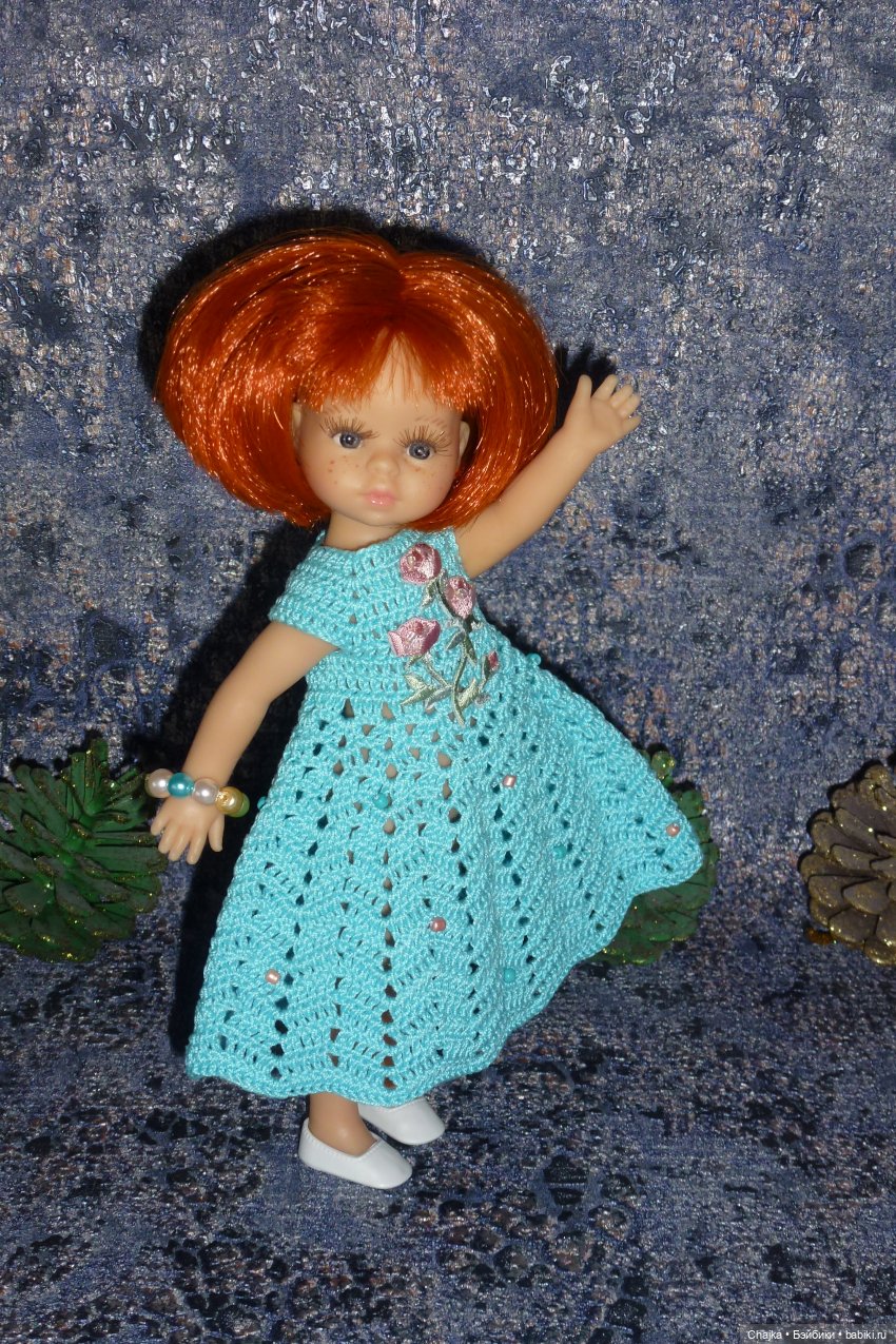 Авторское вязаное платье на кукол Паола Рейна мини 21 см «Дельфин» (фото 5)